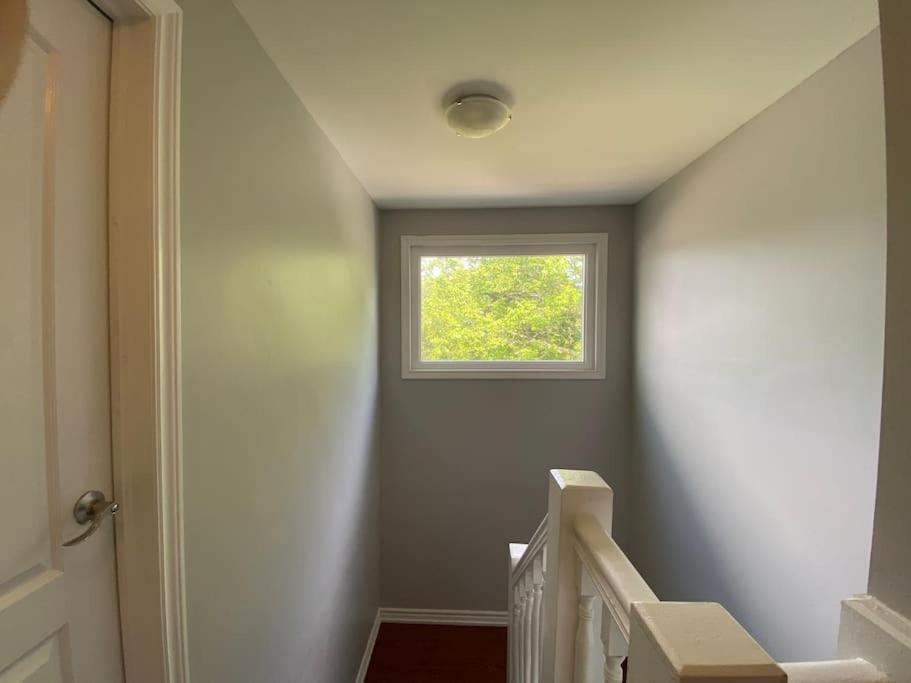 Spacious Mbr Near Kennedy Subway & Go Toronto Dış mekan fotoğraf