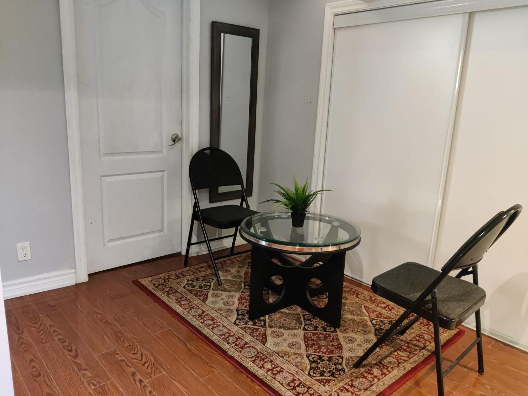Spacious Mbr Near Kennedy Subway & Go Toronto Dış mekan fotoğraf