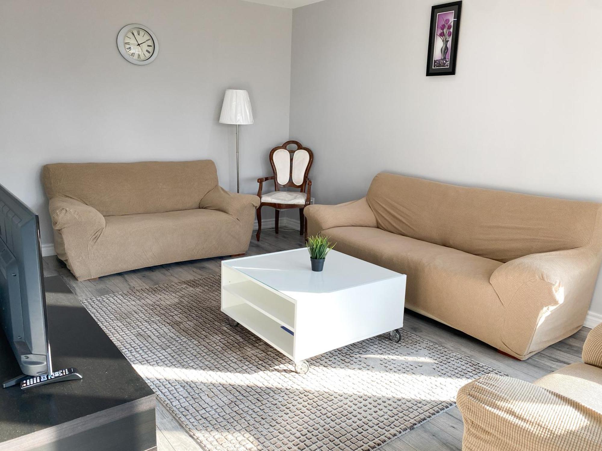 Spacious Mbr Near Kennedy Subway & Go Toronto Dış mekan fotoğraf