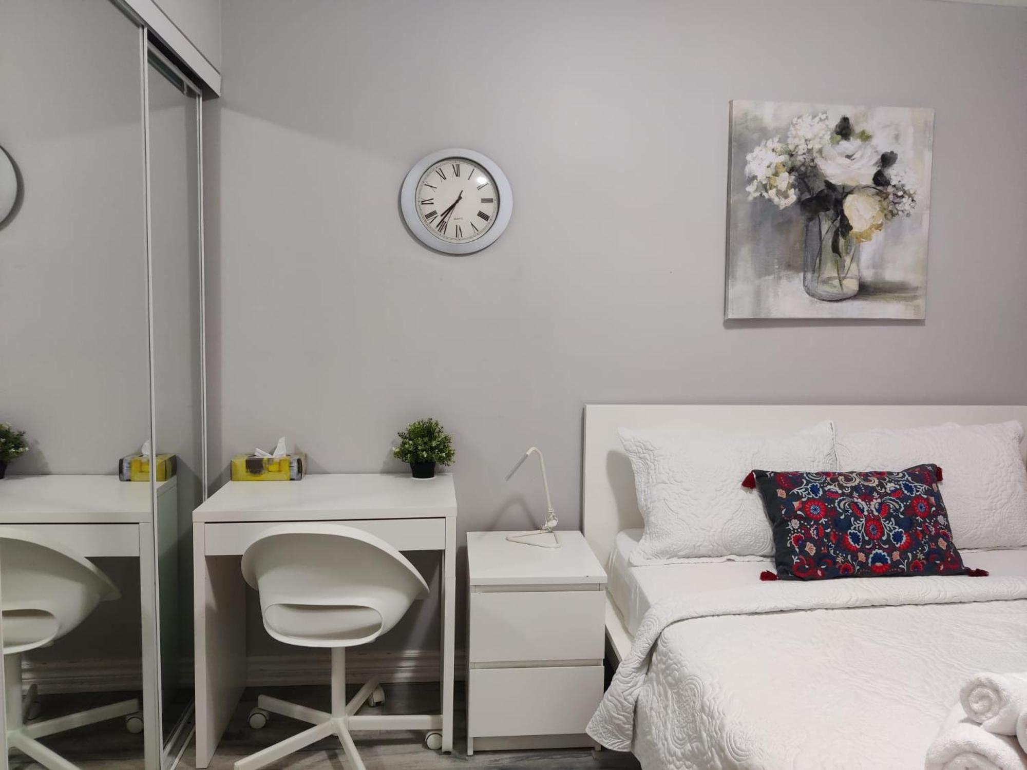 Spacious Mbr Near Kennedy Subway & Go Toronto Dış mekan fotoğraf